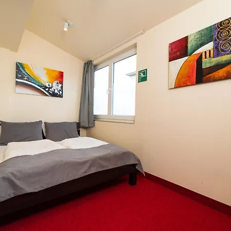 Hotel S & D